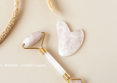 Gua sha, roll on en pierre, des accessoires indispensables ?